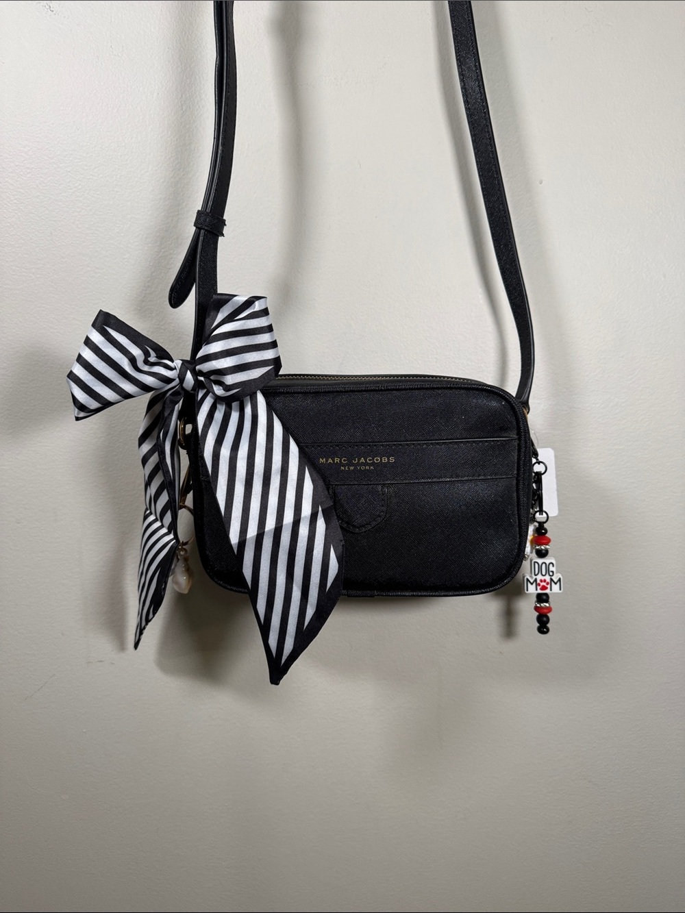 Marc Jacobs Black Crossbody Dog Lover Bundle + Vera Bradley Wallet - Picture 3 of 10